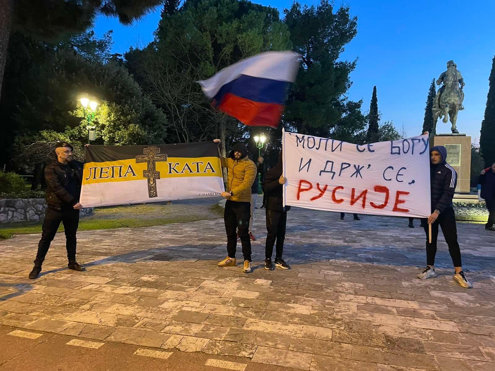 Skup podrške ruskom narodu u Podgorici: “Moli se bogu, drž’ se Rusije”