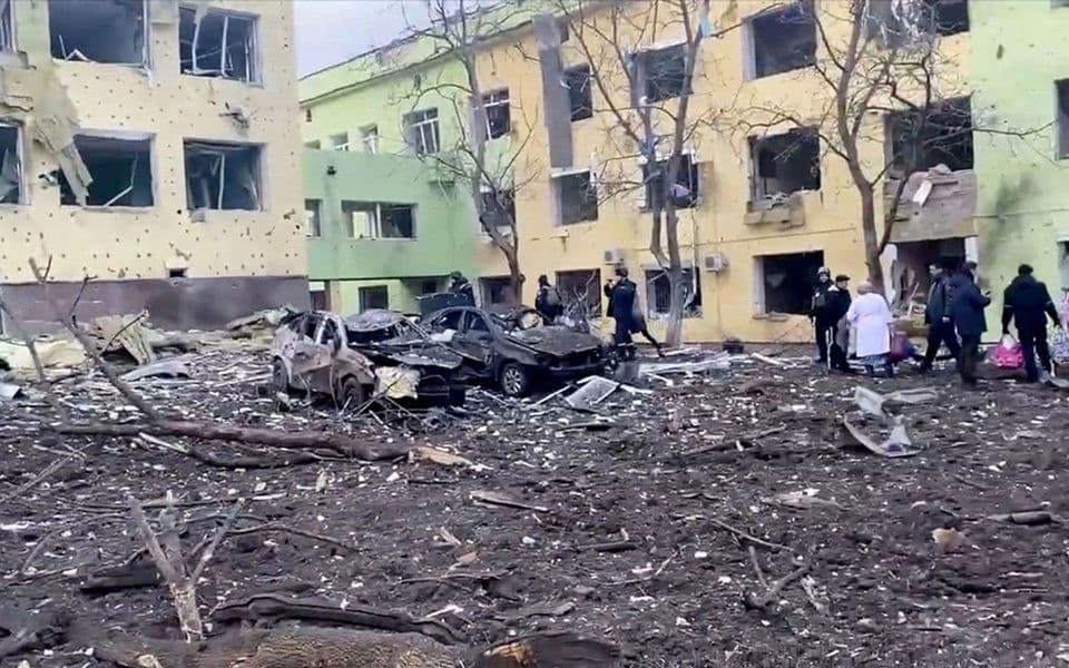 ZELENSKI: Kakva je to zemlja, Rusija, koja se boji bolnica i porodilišta i uništava ih (VIDEO)