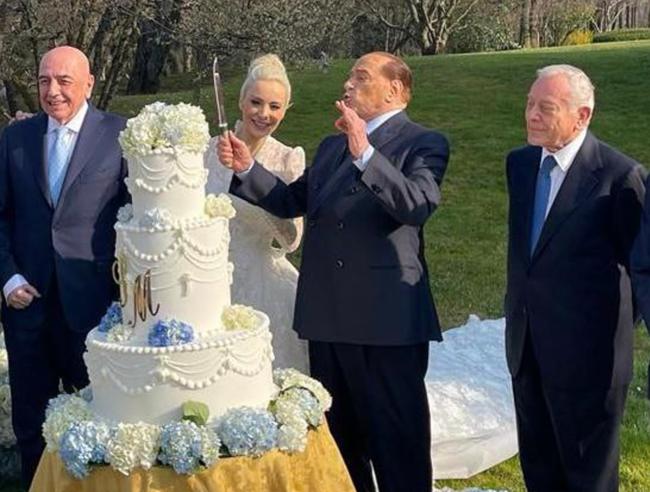 TREĆA SREĆA: Silvio Berluskoni se oženio 53 GODINE mlađom djevojkom (Video)