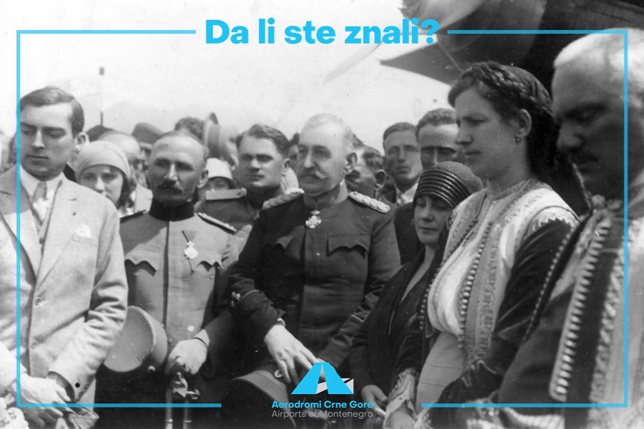 Prvi putnički avion u Podgorici: Putnici letjeli sa avijatičarskim kapama i vatom u ušima