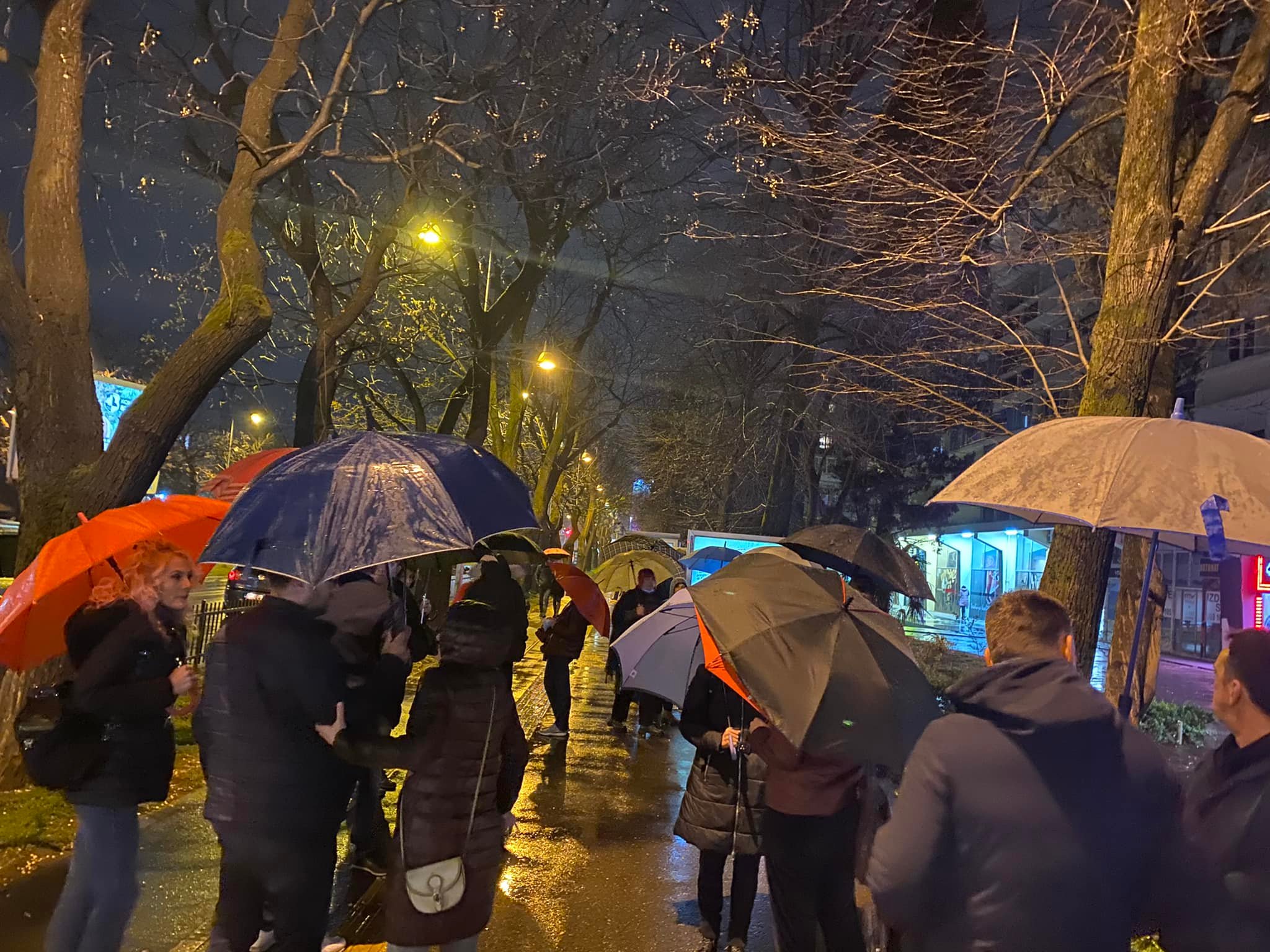 Skup podrške Saši Zekoviću: Protesti ispred MUP-a i ANB-a zbog prijetnji