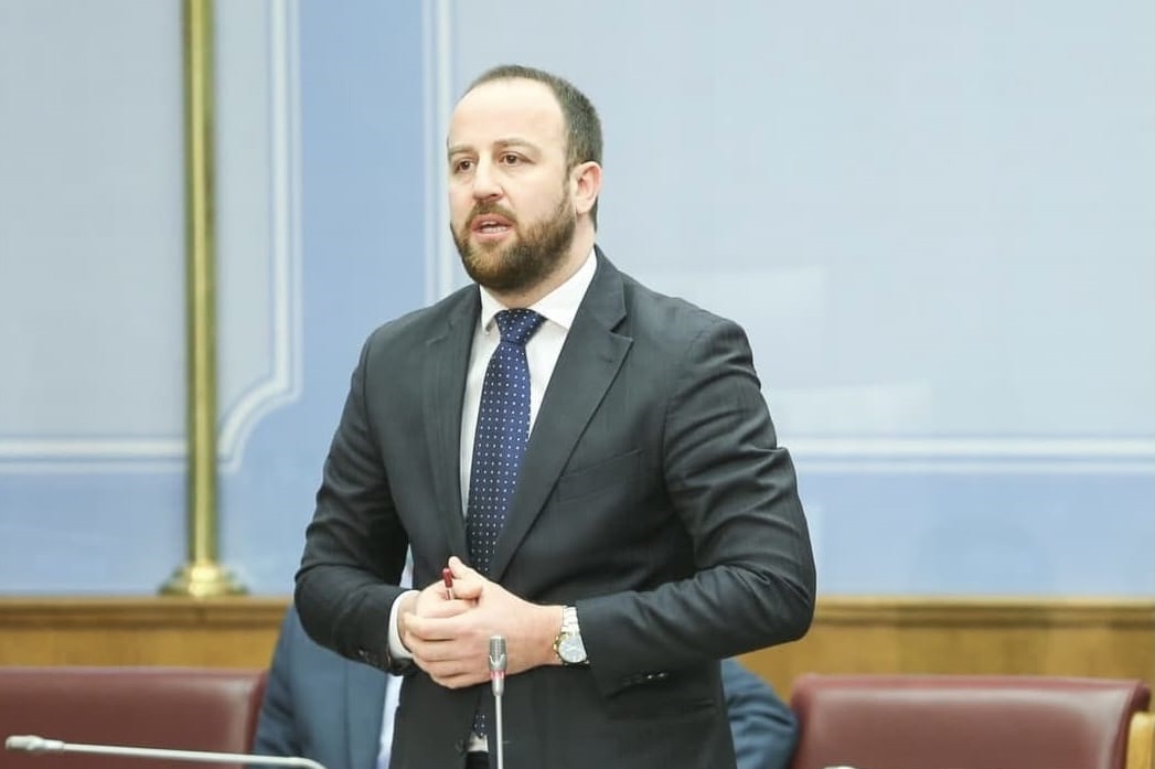 Nikolić: Crna Gora je paralizovana, oni koji ćute sebe i dalje zovu evropskim političarima