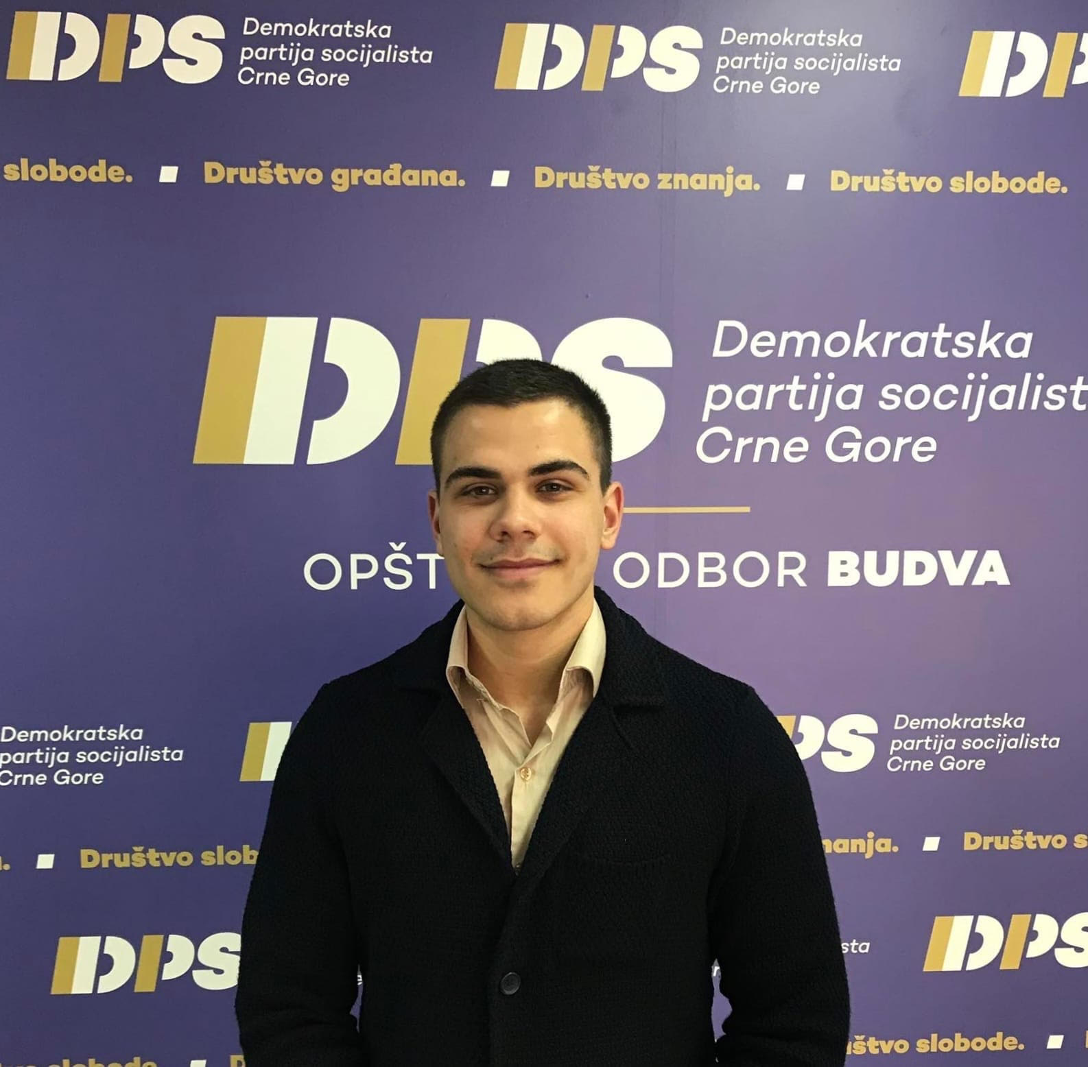 Brnović: Isplata stipendija kasni, budvanska vlast ne štiti najbolje interes mladih