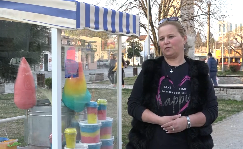 VIDEO: Podrška uličnim prodavcima i novi detalj na podgoričkim ulicama