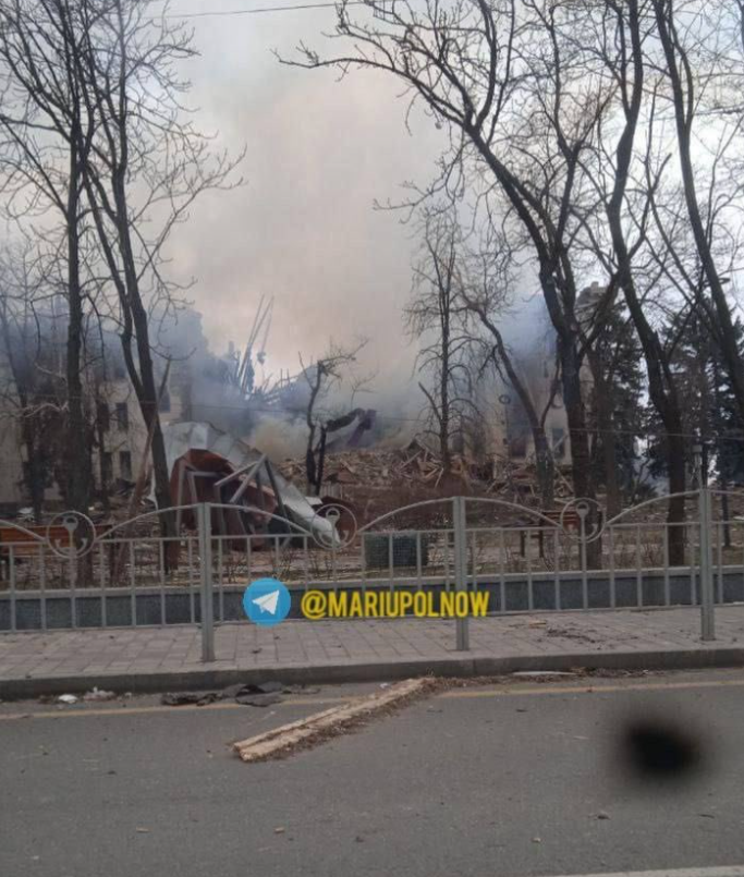 Rusija bombardovala pozorište u kojem se krilo stotine civila