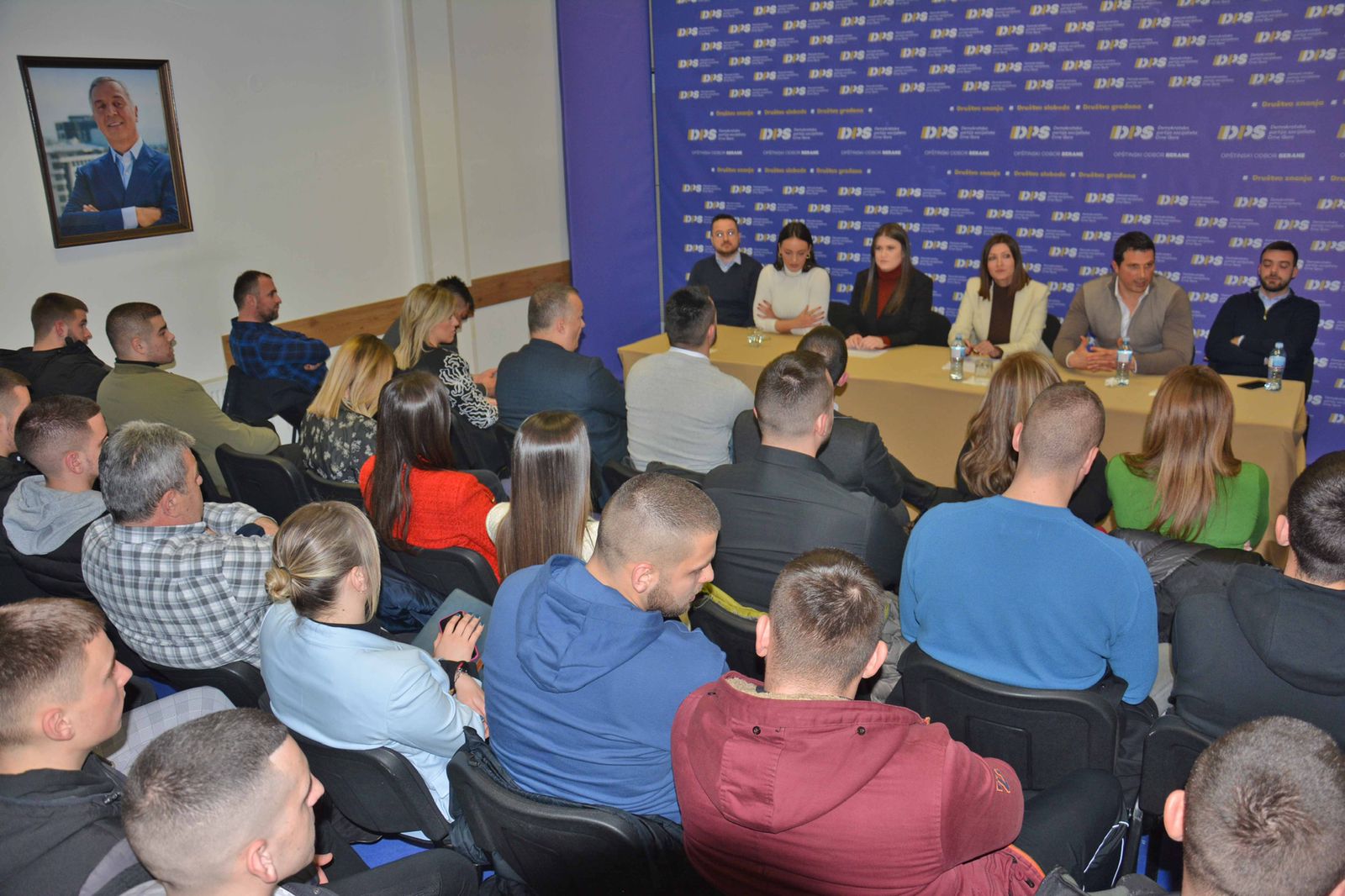 DPS Berane: Mladi da budu na mjestu donošenja važnih odluka i daju doprinos napretku crnogorskog društva i države