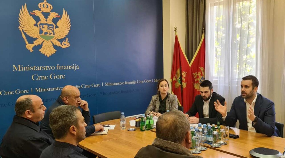 Spajić sa taksi prevoznicima: Moguć povraćaj dijela plaćene akcize, uz smanjenje akcize na gorivo