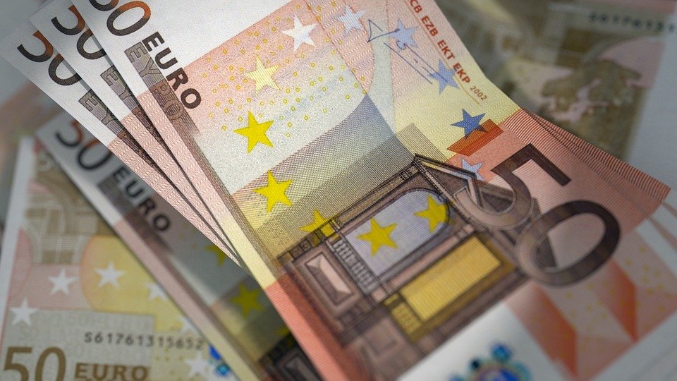 Rat u Ukrajini spustio kurs eura na najniži nivo u dvije godine