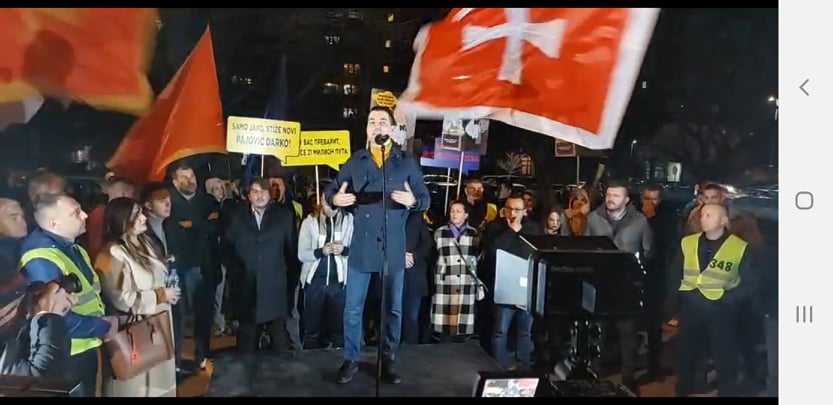 Bečić sa protesta u Podgorici: Rješenje su vanredni izbori 5.juna