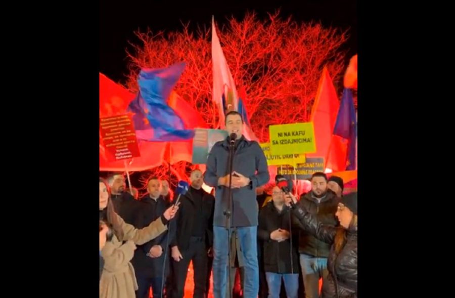 Bečić na protestu u Podgorici: Nema prepreka za vanredne izbore krajem maja