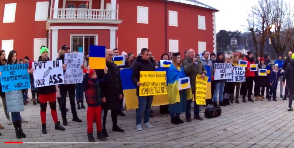 Na Cetinju večeras emotivno: Pjevala se ukrajinska himna