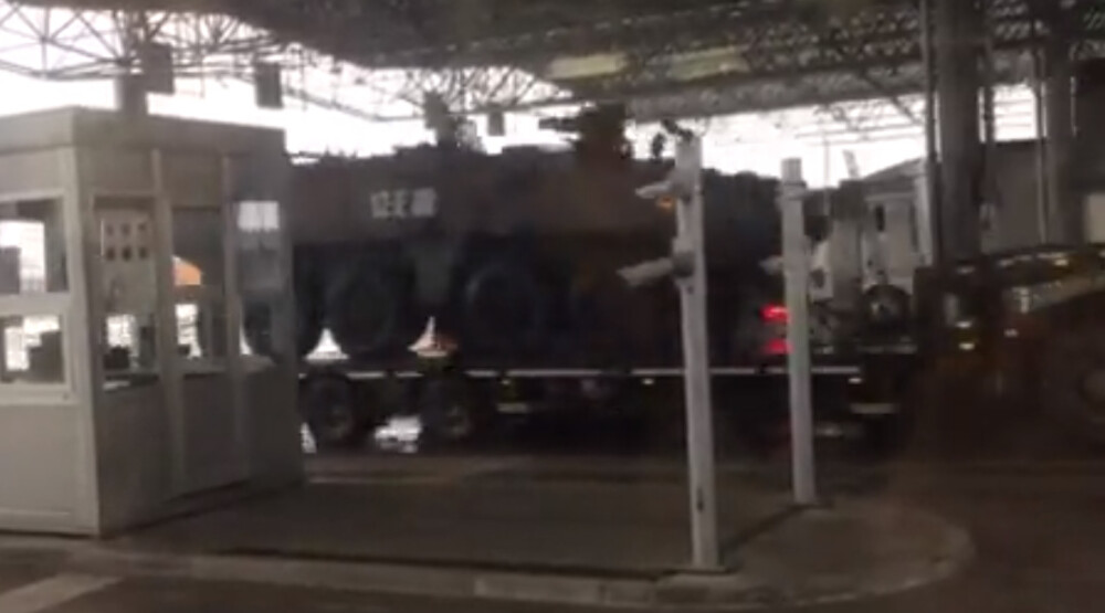 EUFOR stiže u BiH: Oklopna vozila na prelazu u Bosanskom Šamcu