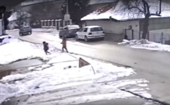 VIDEO Majka dječaka iz Pljevalja: Moj sin nije gurnuo djevojčicu u vodu, već je pokušao da je spasi