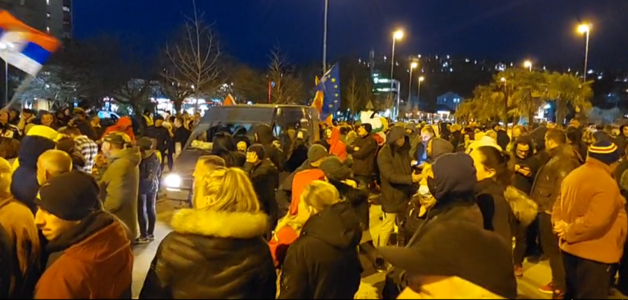 Protest Demokrata u Podgorici: Bečić: Narode spremaj se za izbore