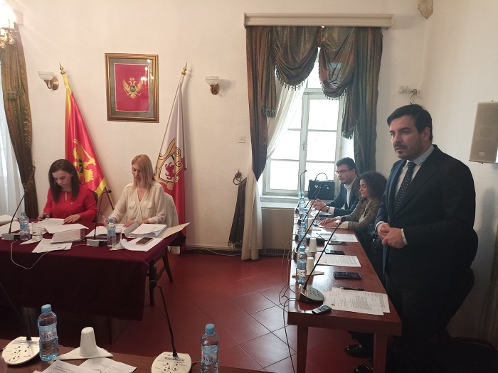 Počela redovna sjednica SO Kotor, kvorum dali dva bivša odbornika DPS-a i jedan sadašnji