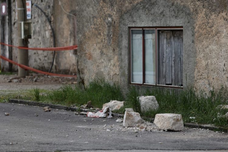 (FOTO) Ljubinje: Novi zemljotres uzrokovao dodatna oštećenja