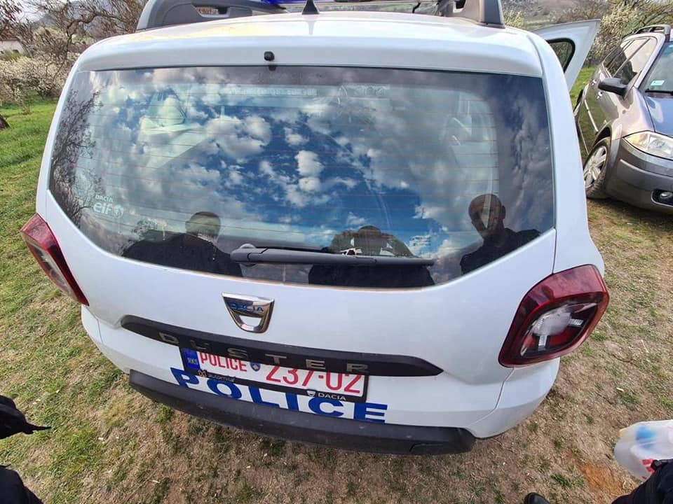 KOSOVO: Eksplozivne naprave bačene na automobil kosovske policije u blizini Jarinja