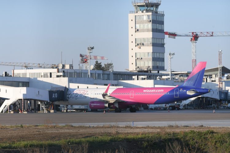 Dojava bombe na aerodromu ”Nikola Tesla”: Putnici evakuisani