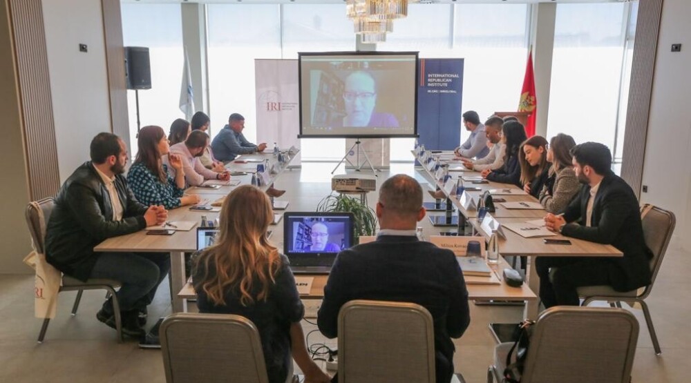 Predstavnice Savjeta mladih DPS-a uspješno završile Program za napredno liderstvo u politici