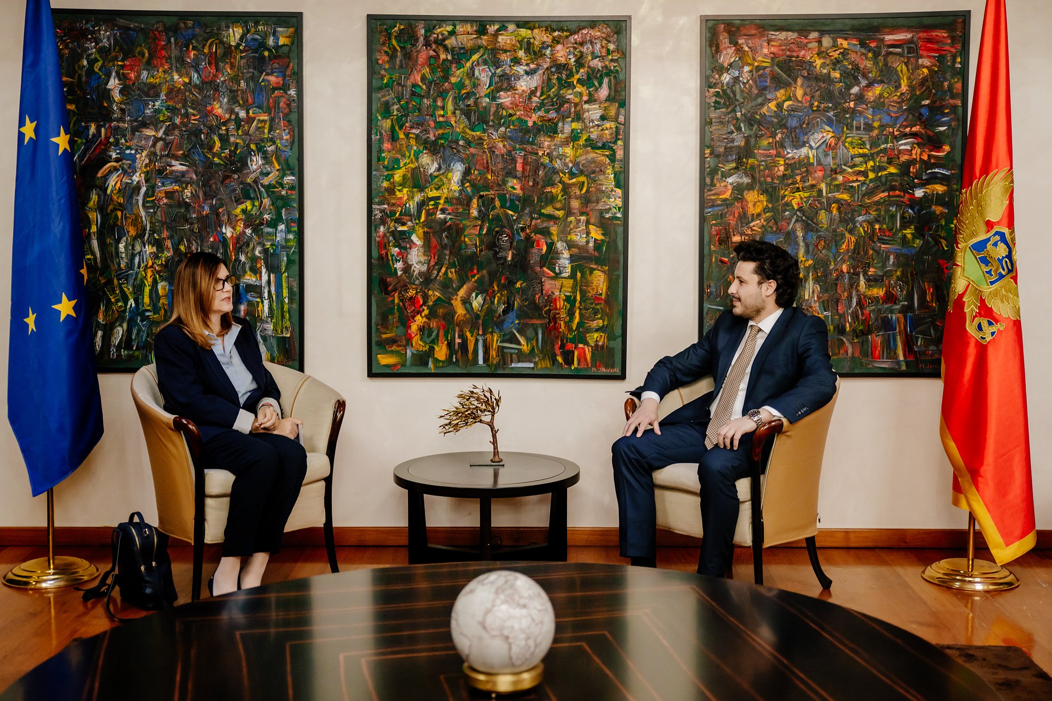 Abazović – Popa: Evropa može da računa na Crnu Goru