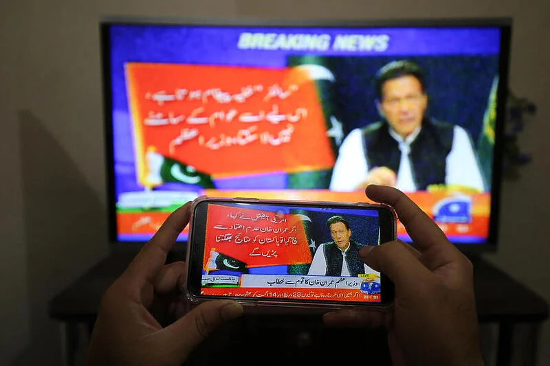 Imran Khan smijenjen sa pozicije premijera nakon drame u pakistanskom parlamentu