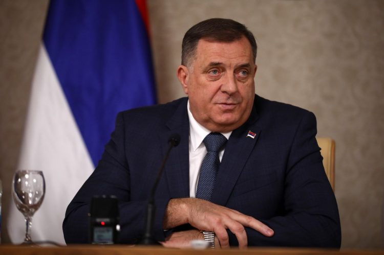 Dodik najavio da će ukinuti sve britanske programe