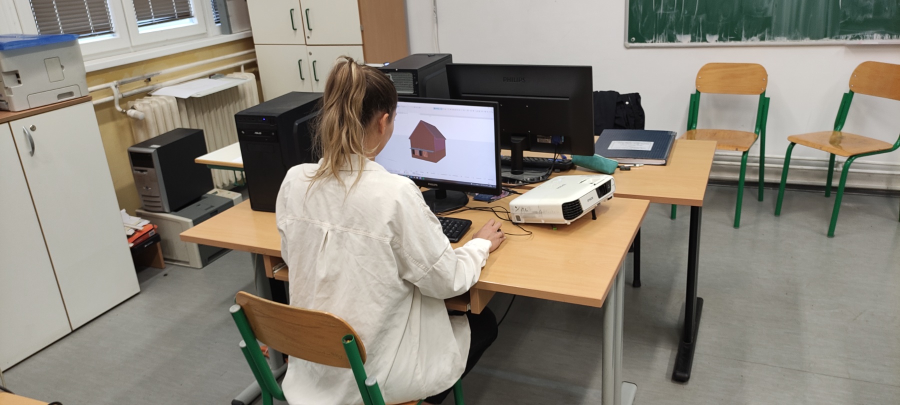 CEDIS školama donirao 9.000 eura