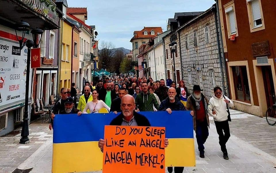 Cetinje i danas za Ukrajinu: Spavaš li mirno Angela Merkel?