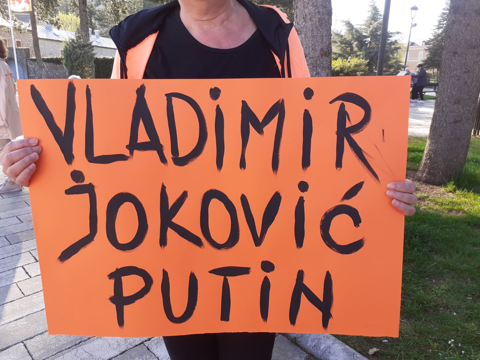Cetinje šetalo i danas: Vladimir Joković Putin