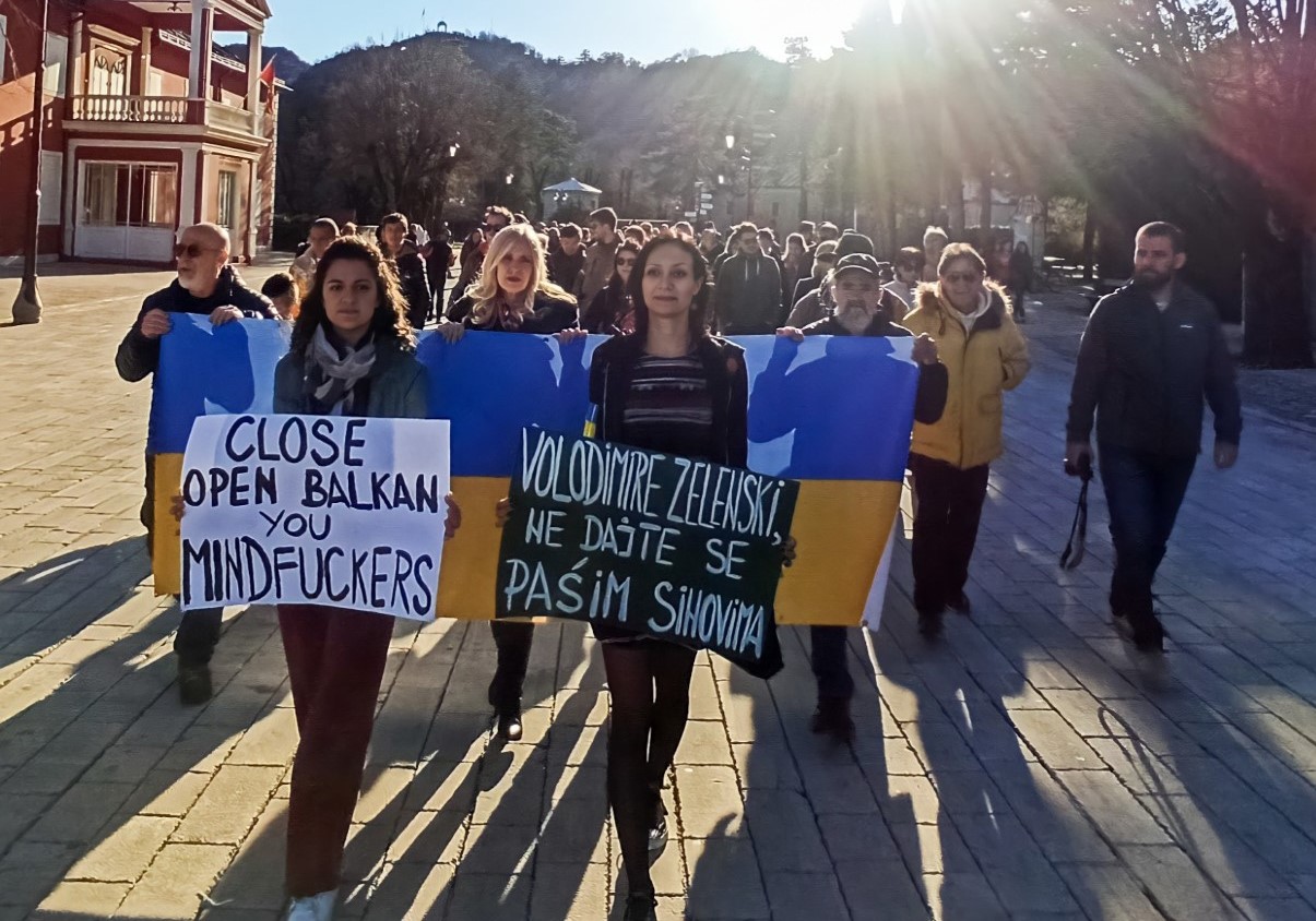 Cetinje poručilo: Volodimire Zelenski, ne dajte se paśim sinovima