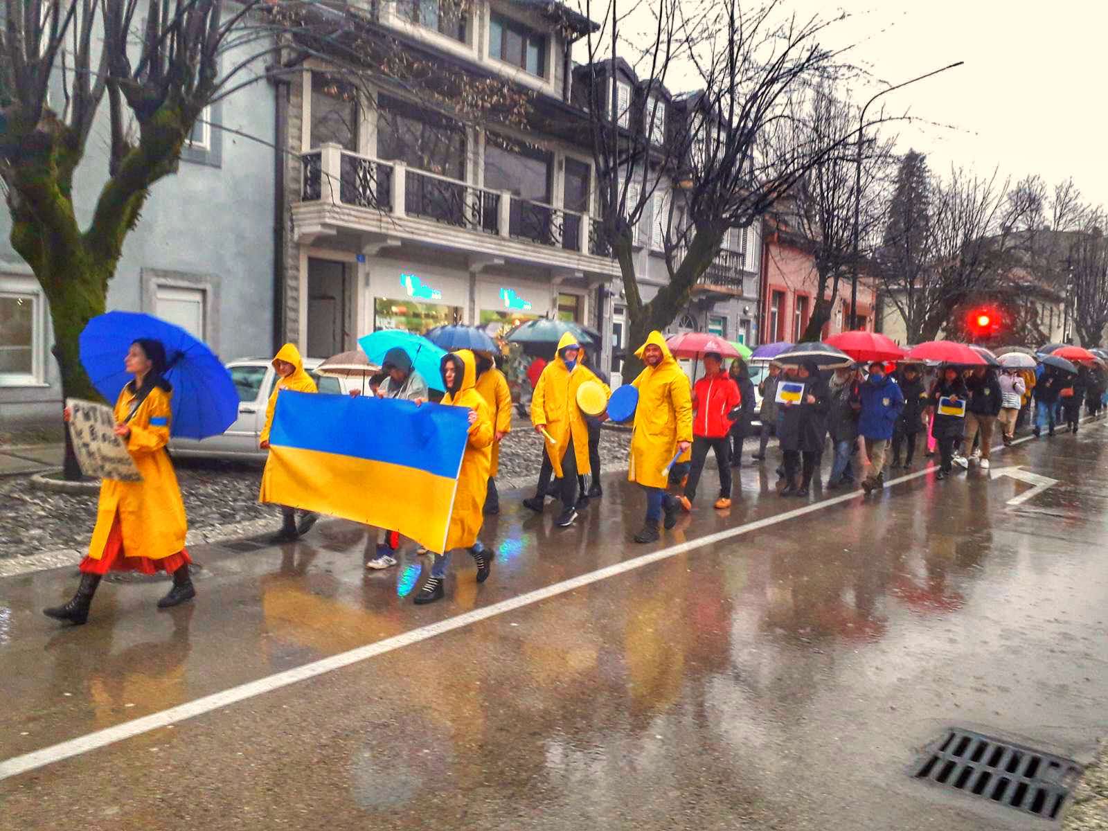 Cetinje ne mari za nevrijeme – konstantna podrška za Ukrajinu!