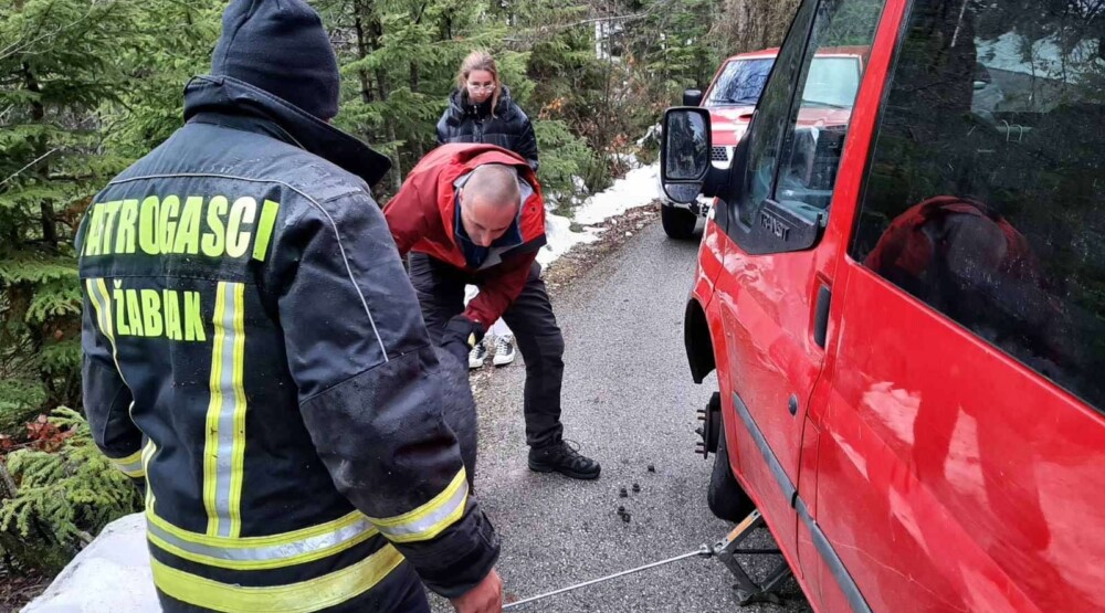 Spasioci sa Žabljaka iz nameta evakuisali 18 zarobljenih turista