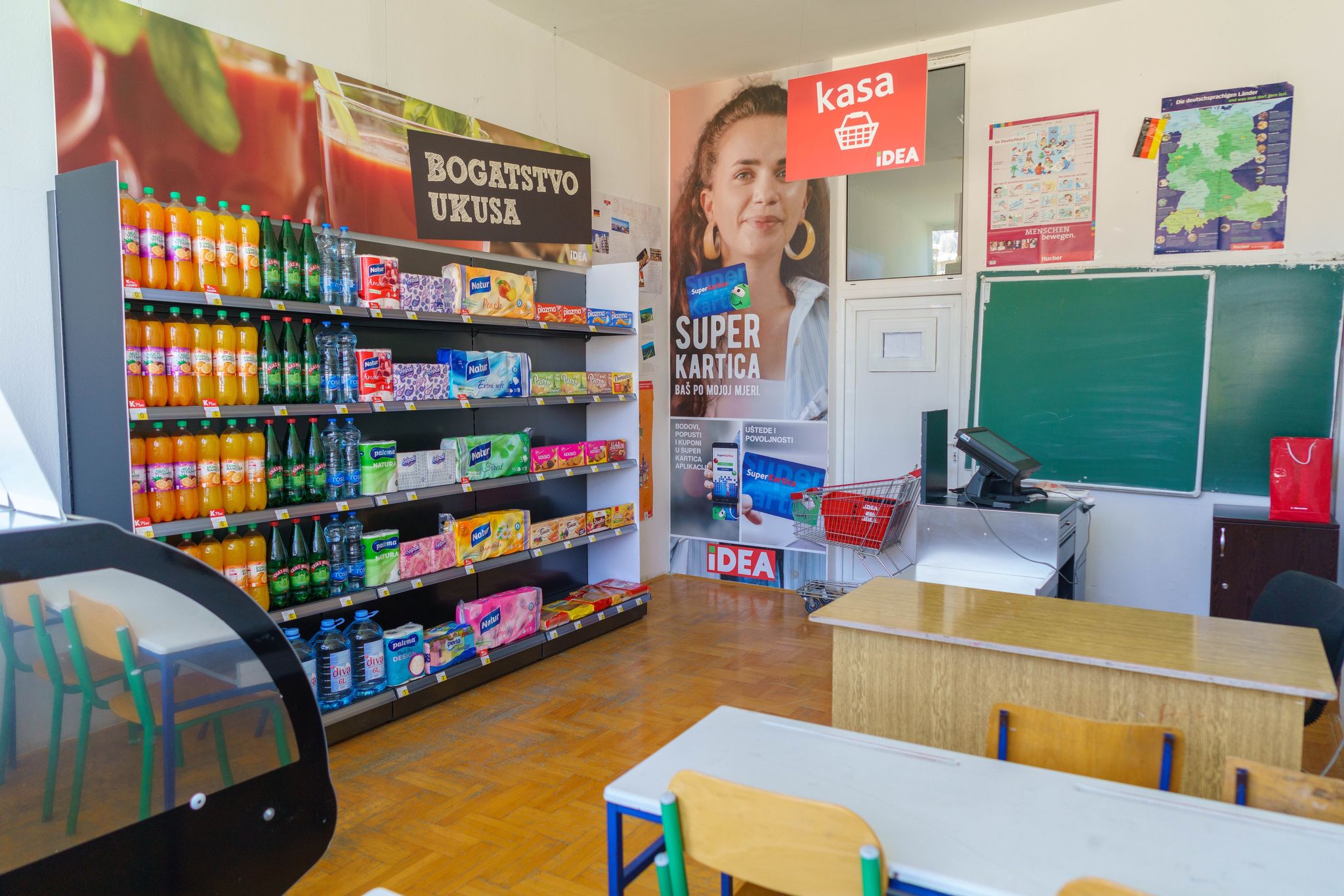 Kompanija Mercator-CG donirala opremu za stručnu nastavu srednjoj ekonomsko-ugostiteljskoj školi u Baru