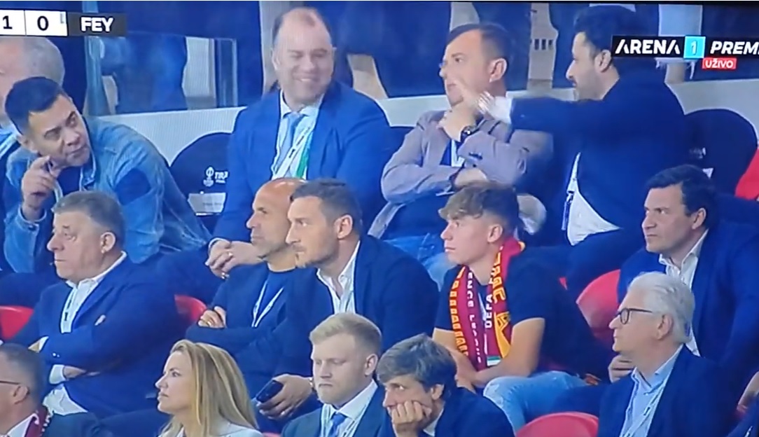 (VIDEO) Abazović uživao u pobjedi Rome, u loži sa čuvenim Totijem