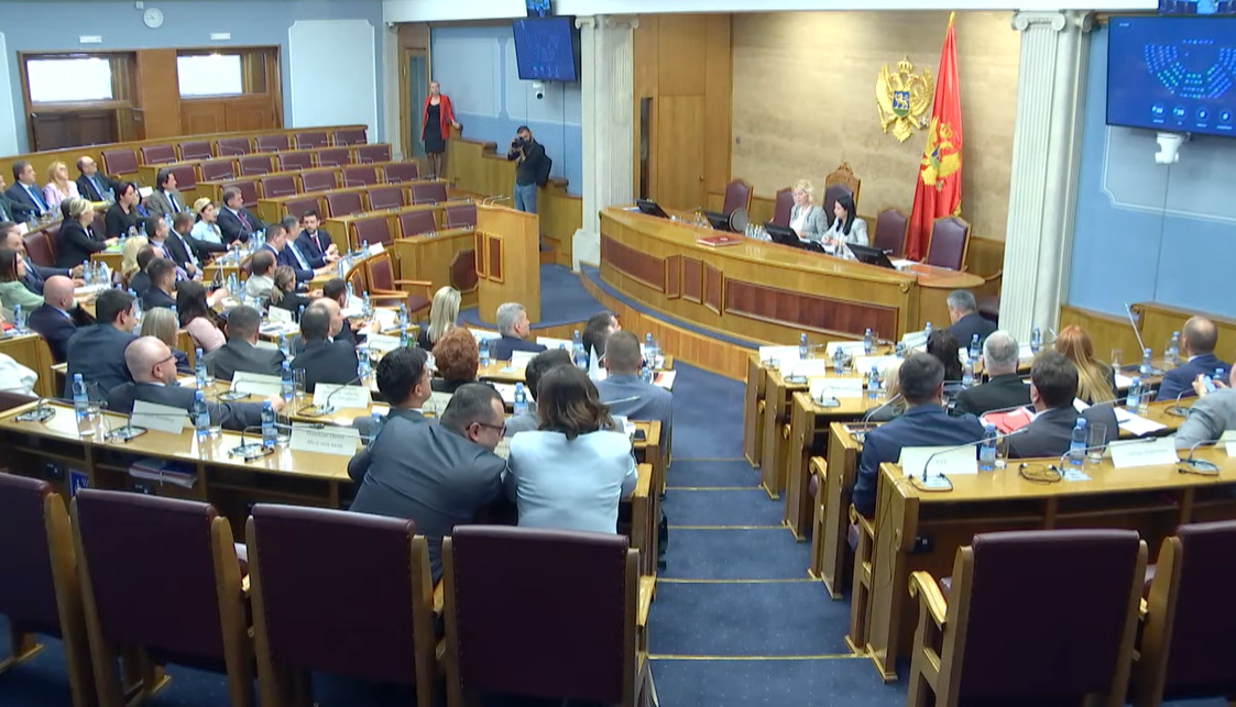 Skupština usvojila prijedlog dopune Zakona o lokalnoj samoupravi: Izbori odloženi za jesen