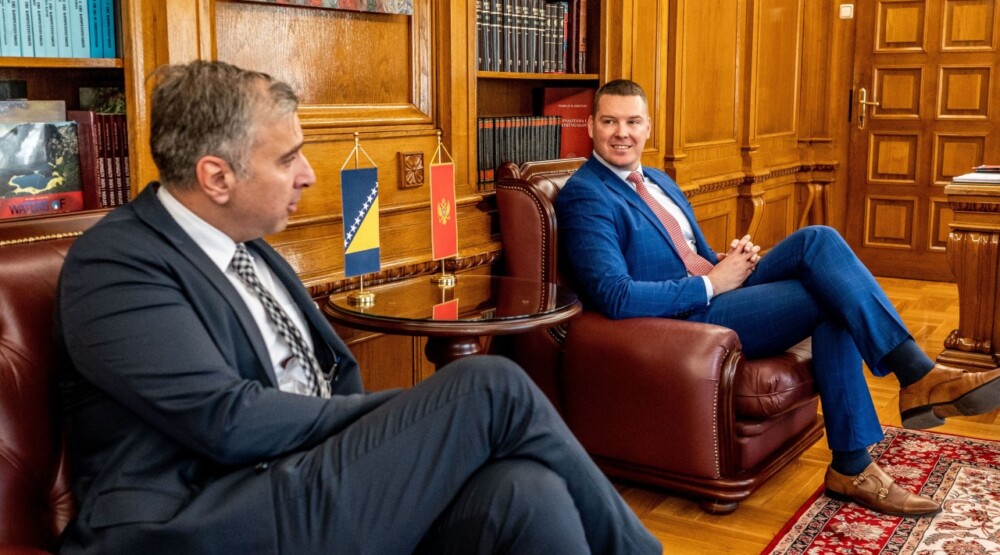 Adžić sa ambasadorom BiH: Ojačati već dobru policijsku saradnju