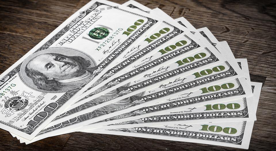 Dolar na najvišem nivou u 20 godina
