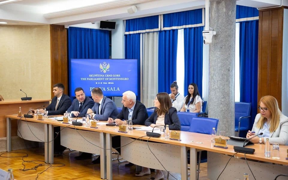 Donacije za vrijeme koronavirusa: Vlada što prije da raspodjeli neutrošenih 5,16 miliona eura