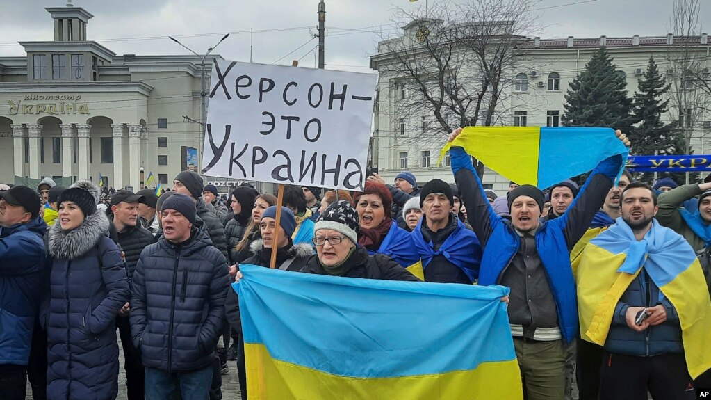 U Hersonu uveli rublje, građani koriste ruski internet