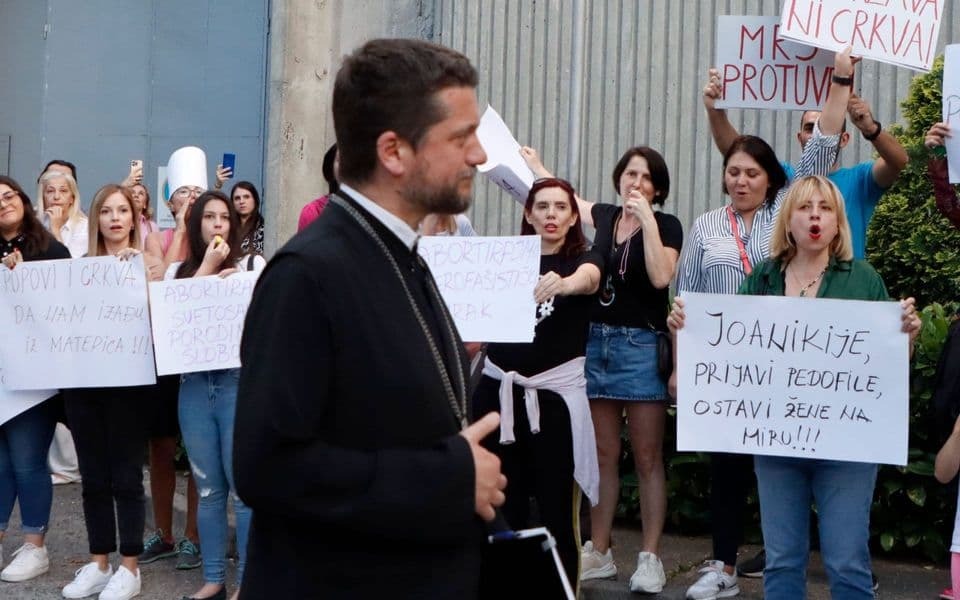 Žena nije inkubator za ispunjavanje želja ni crkve ni države