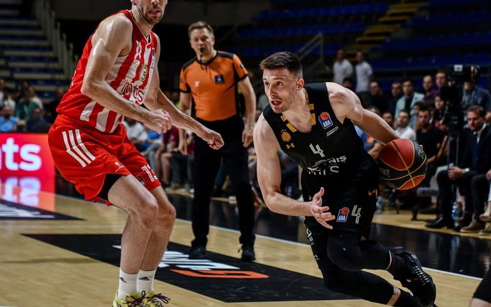Partizan deklasirao Zvezdu