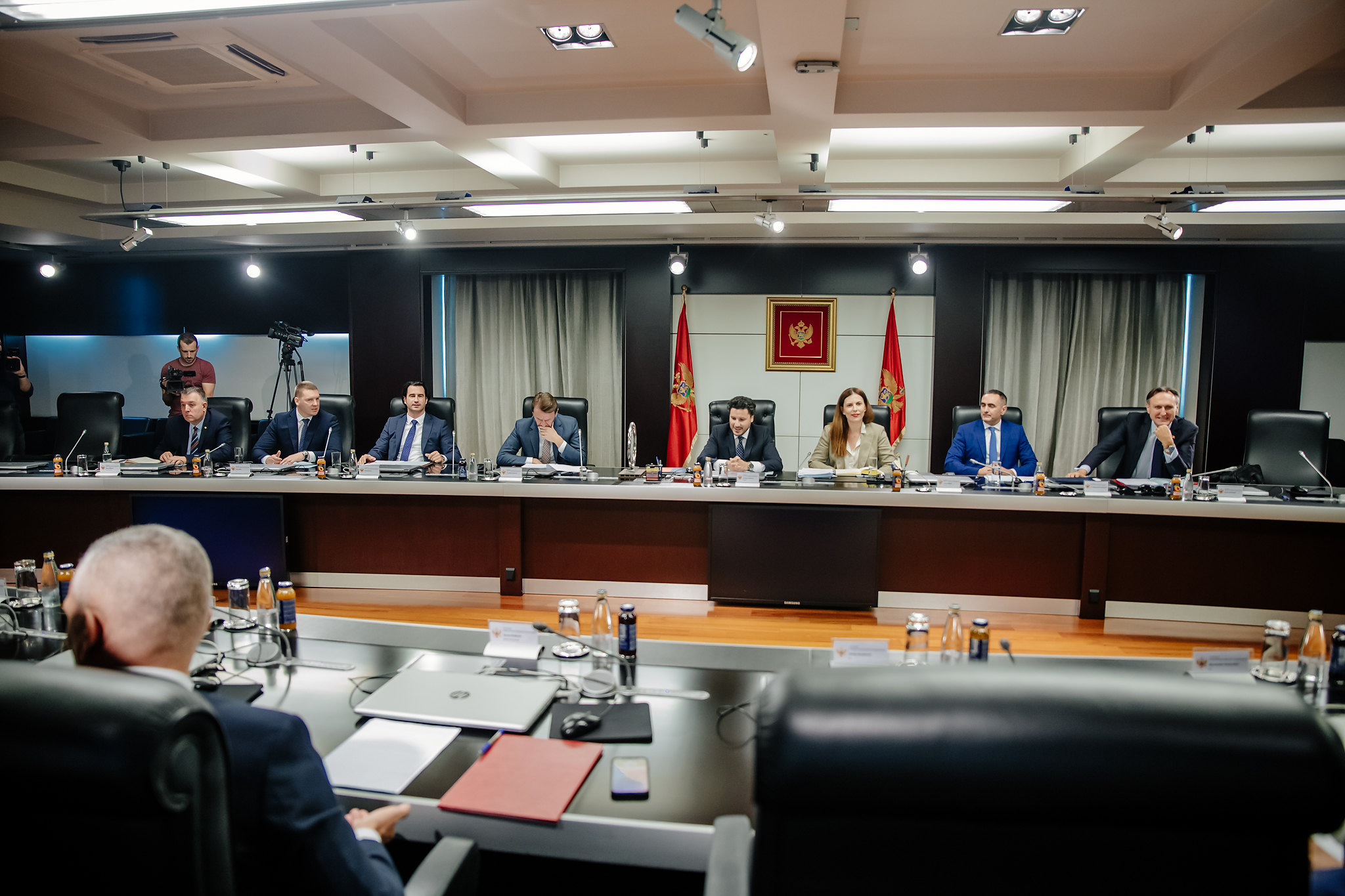 (VIDEO) Vijeće za nacionalnu bezbjednost, STANDARD SAZNAJE: Konjević šef svih službi bezbjednosti, Sekulović zadužen za izradu i primjenu Nacionalne strategije za borbu protiv kriminala