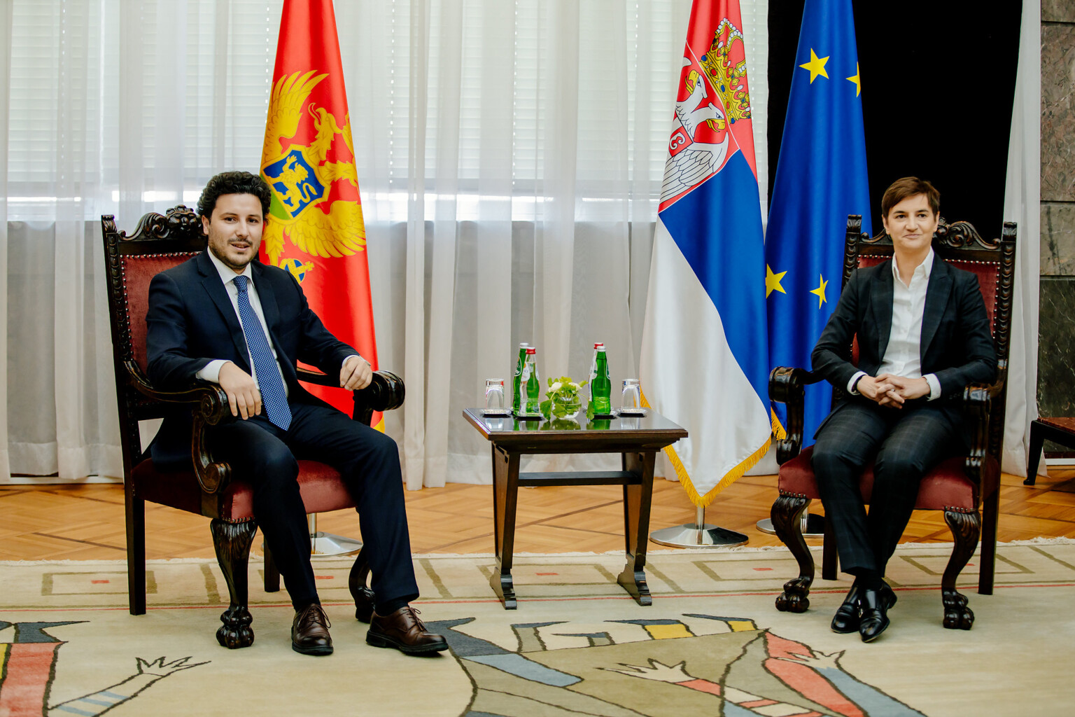 Abazović: Spremni smo da rješavamo sva otvorena pitanja sa Srbijom; Brnabić: Prvi put čujem za zadržavanje crnogorskih poslanika