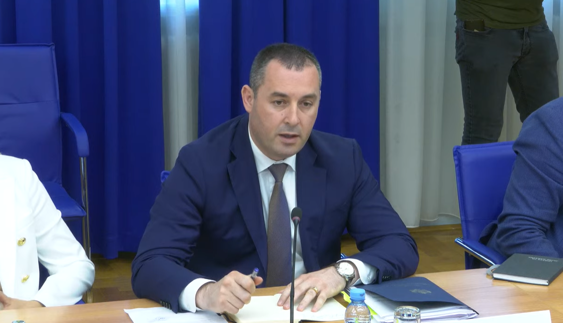Šćekić: Gubimo kvalitet usluga jer neko hoće da bude “mali Bog”; Vuksanović-Stanković: Nema spavanja dok se ne riješe problemi