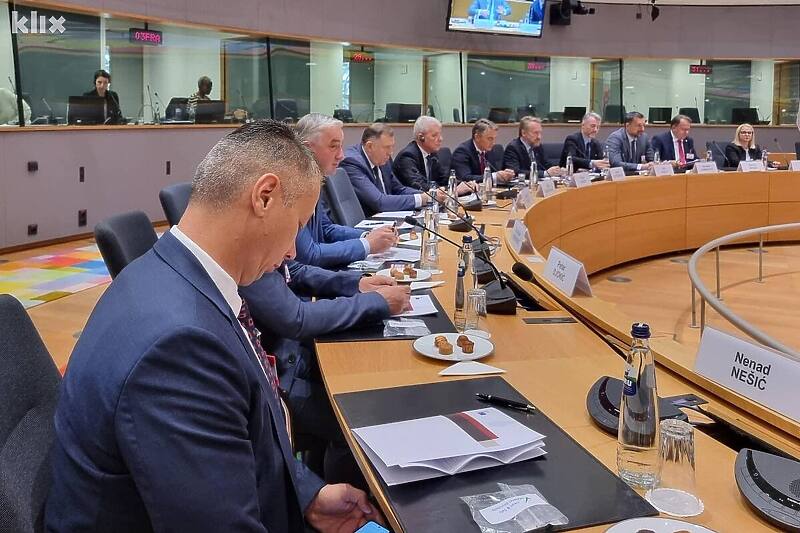 Cirkus u Briselu: Dodik odbio da osudi agresiju na Ukrajinu, Čović tri puta objašnjavao zašto nije ni došao