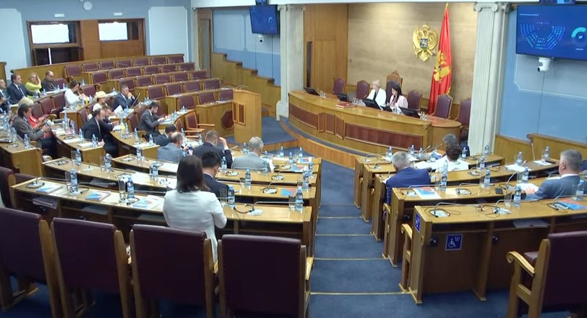 Ukinut PDV na hljeb i akcize na plastiku