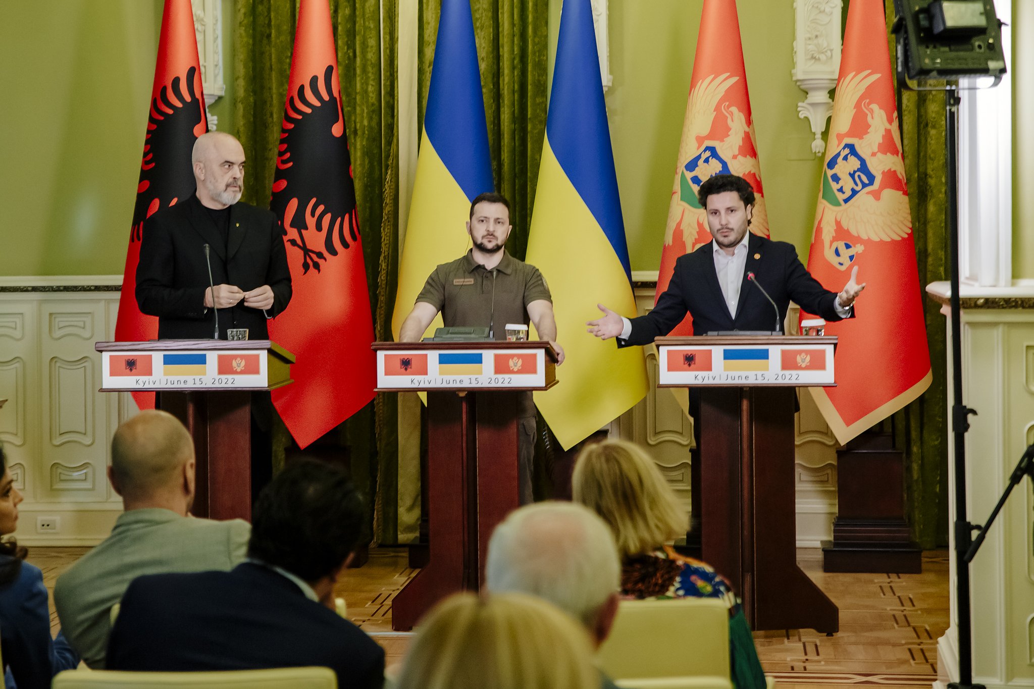 Abazović: Usvojena zajednička izjava, puna podrška Ukrajini na putu ka Evropskoj uniji
