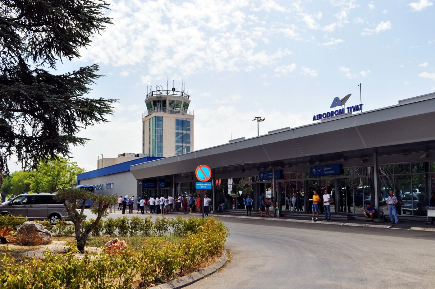 Transfer putnika sa aerodroma u Tivtu i morskim putem?