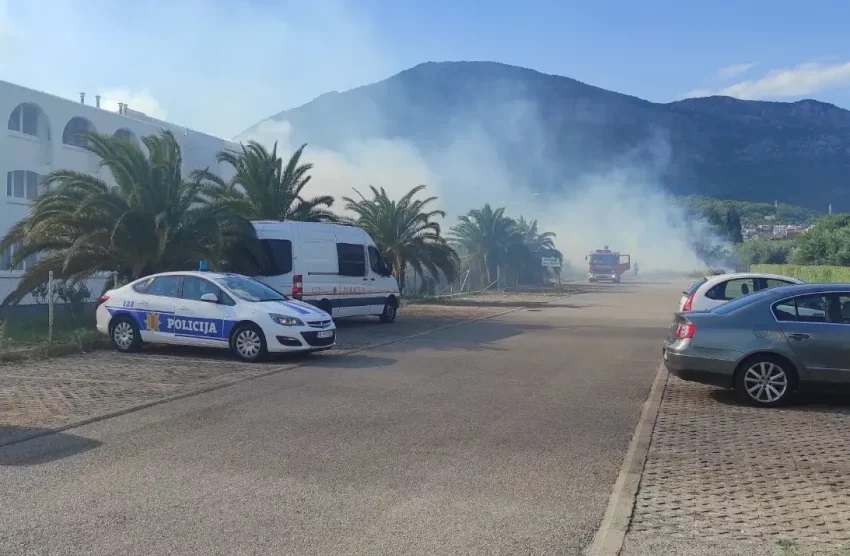 Požar u centru Bara, jak vjetar otežava gašenje