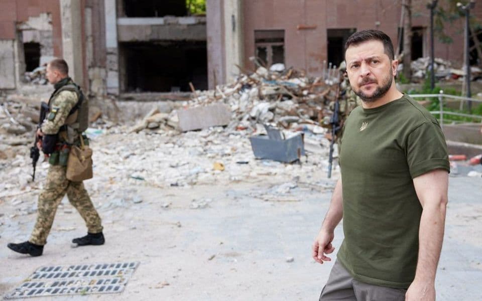 Zelenski u Mikolajevu, obišao uništenu zgradu pokrajinske vlade